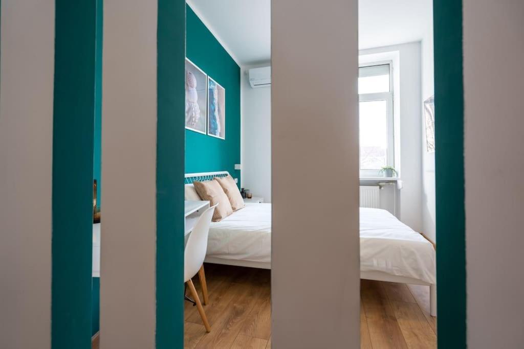 Holiday Vibe - 2R Apartment In Piata Romana Bucarest Extérieur photo